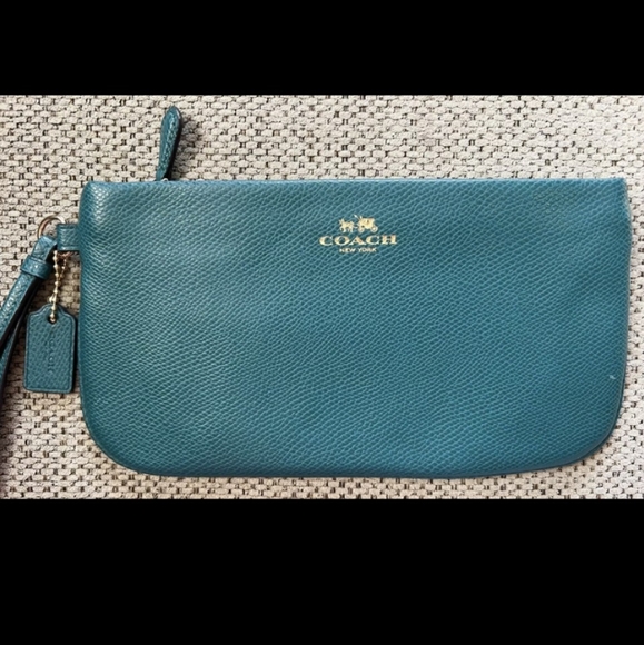 SOLD Coach Teal Card Wallet Wristlet Fits A Phone Aqua Turquoise - Picture 2 of 5
